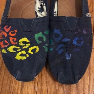 Toms Shoes - Painted Toms! Size 9.5 SFH Toms Shoes - Painted Toms! Size 9.5 SFH
